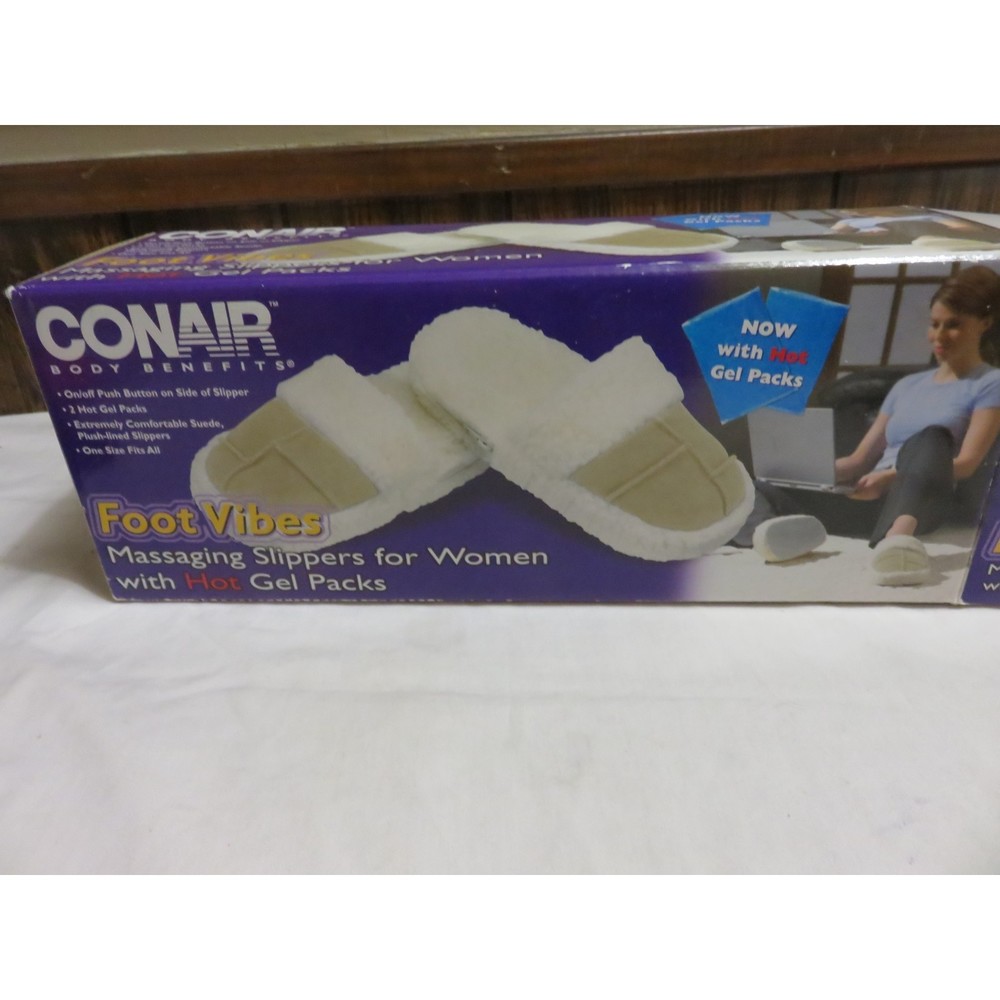 NEW IN BOX CONAIR FOOT VIBES MASSAGING SLIPPERS FOR WOMAN    ONE SIZE